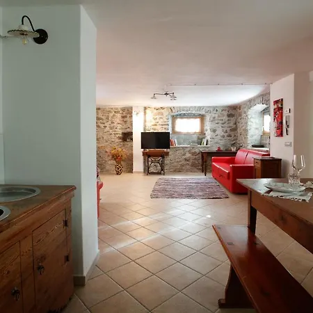 Il Como' Della Civetta - Taverna “la Fenice” Apartment *