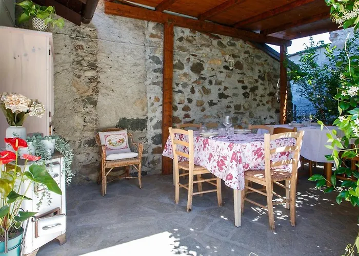 شقة Il Como' Della Civetta - Taverna “la Fenice” *
